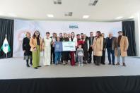 Produtoras de seda do Paraná são premiadas com viagem para a França