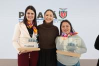 Produtoras de seda do Paraná são premiadas com viagem para a França