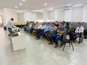 Tecnologia de aplicação de defensivos agrícolas instrui produtores rurais em Ubiratã