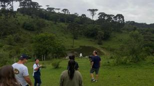 Produtores do Miringuava recebe grupo de turistas para fomentar o Turismo Rural da região.