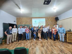 Pesquisadores canadenses visitam Estação de Pesquisa em Agroecologia do IDR-Paraná