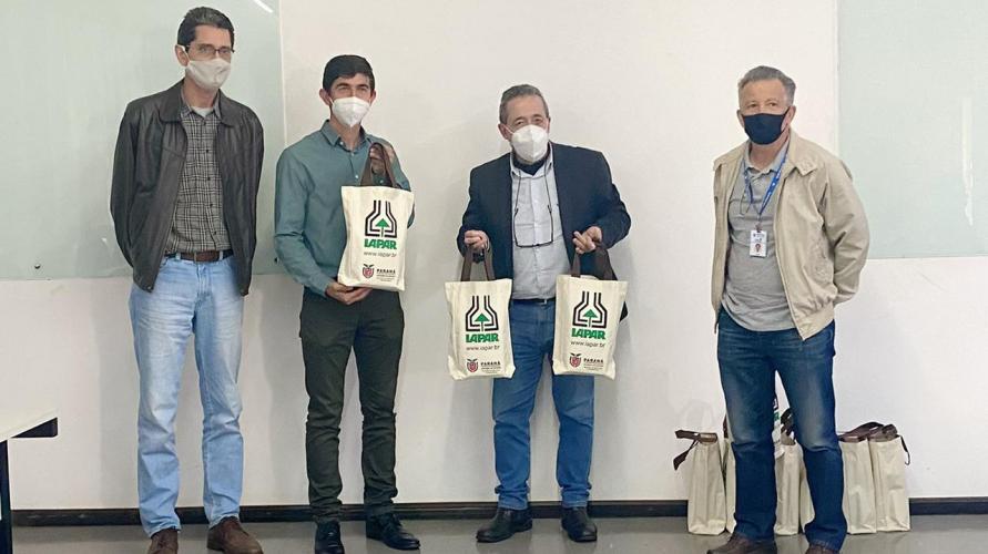 Comitiva técnica do Vale do Ribeira conhece o trabalho do IDR-Paraná em Londrina