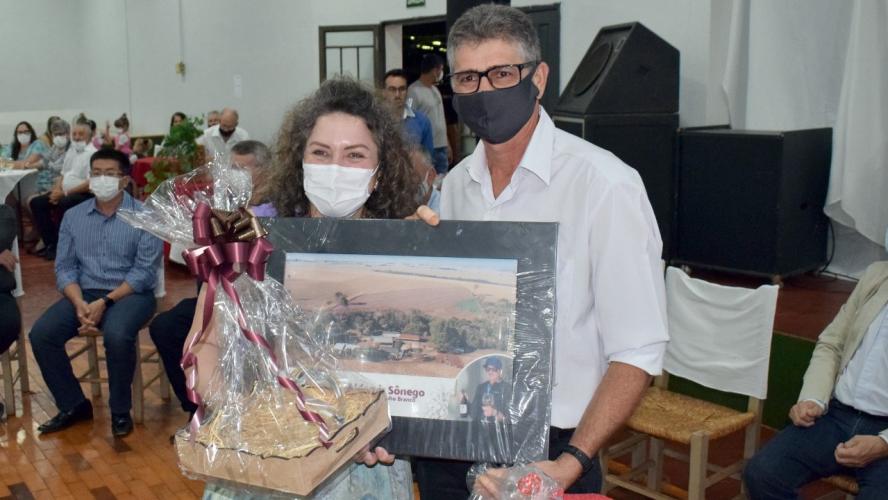 Produtores de vinhos coloniais são premiados em evento tradicional no Oeste do Paraná