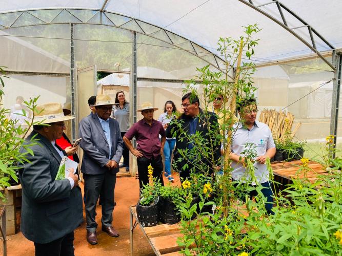 IDR-Paraná recebe comitiva de pesquisadores do Peru