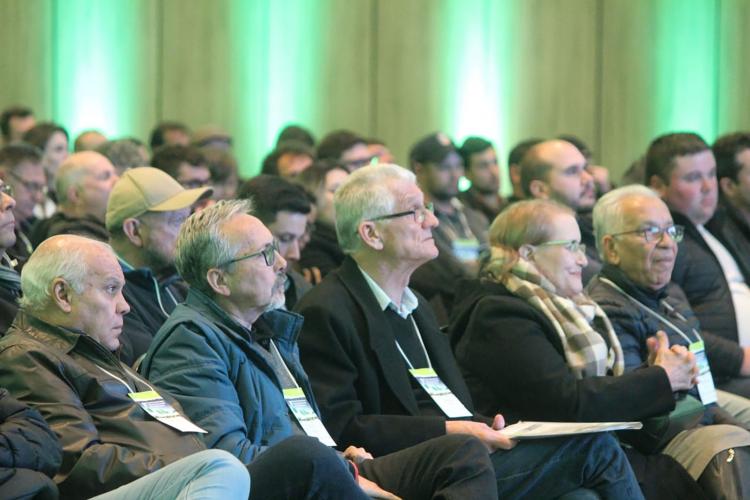 Em Guarapuava, simpósio debate soluções para agricultura sustentável e bioinsumos