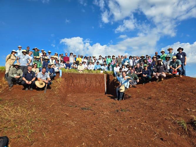 No Dia Nacional da Conservação do Solo, Paraná reforça compromisso com as boas práticas de manejo e comemora 40 anos da lei de preservação do solo