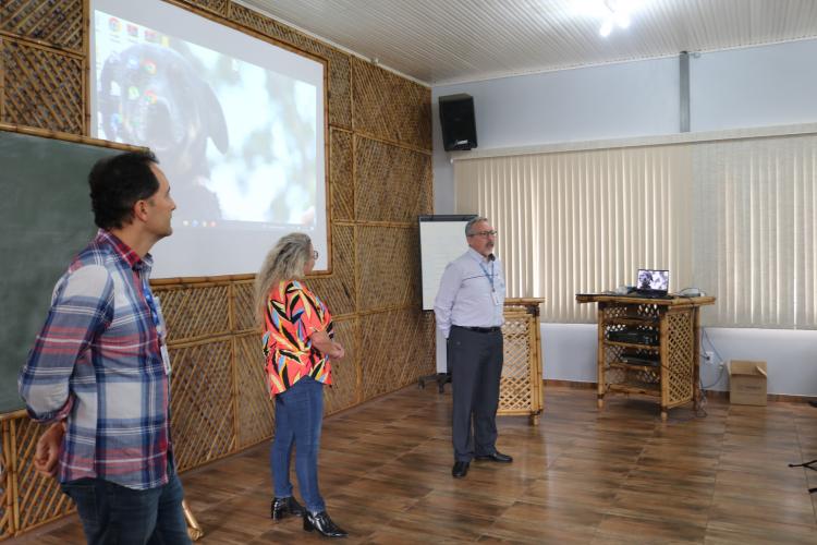 Pesquisadores canadenses visitam Estação de Pesquisa em Agroecologia do IDR-Paraná