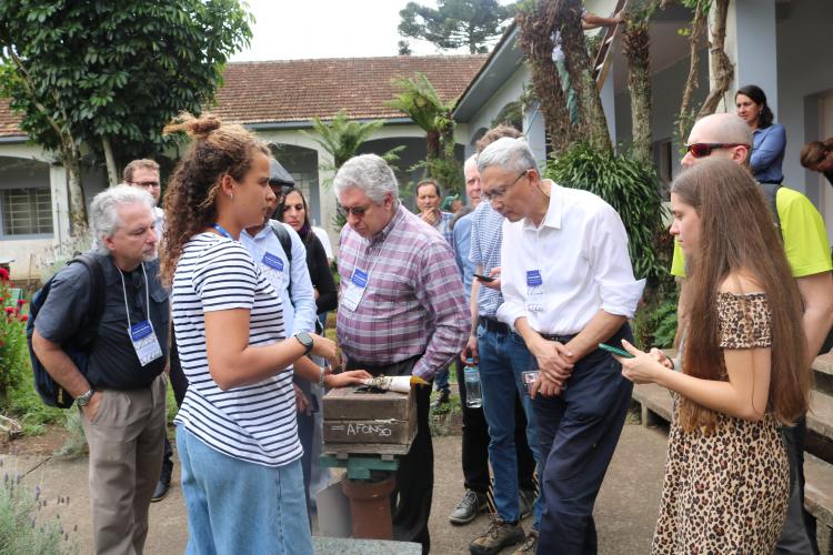 Pesquisadores canadenses visitam Estação de Pesquisa em Agroecologia do IDR-Paraná