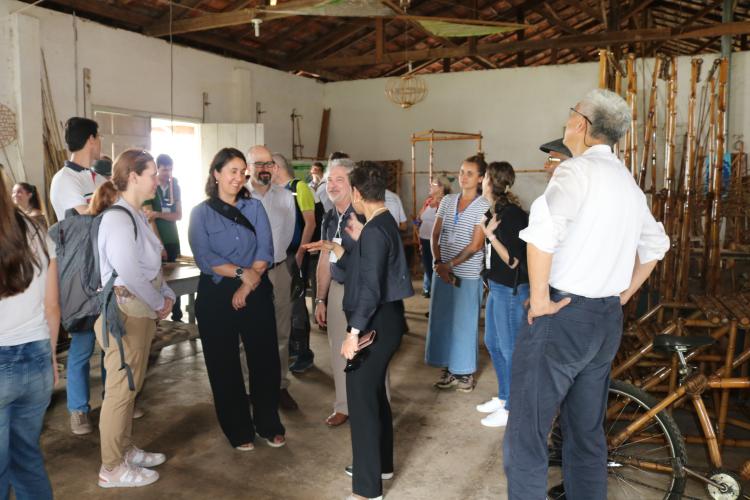 Pesquisadores canadenses visitam Estação de Pesquisa em Agroecologia do IDR-Paraná