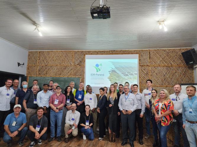 Pesquisadores canadenses visitam Estação de Pesquisa em Agroecologia do IDR-Paraná