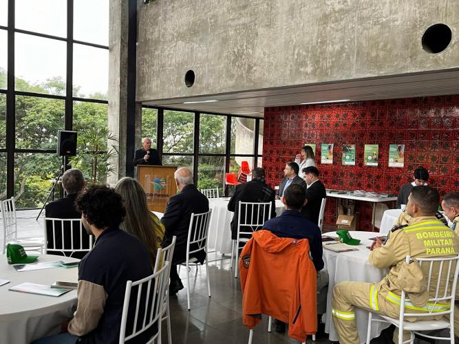 Campanha estadual de prevenção e combate a incêndios florestais é lançada em Curitiba