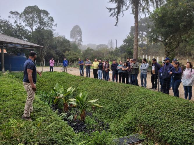 Agricultores da Bacia do Miringuava conhecem alternativas práticas que contribuem para a preservação da água
