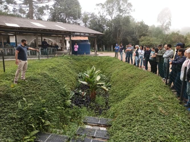 Agricultores da Bacia do Miringuava conhecem alternativas práticas que contribuem para a preservação da água