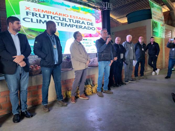 Evento de fruticultura na Lapa reúne mais de 600 participantes