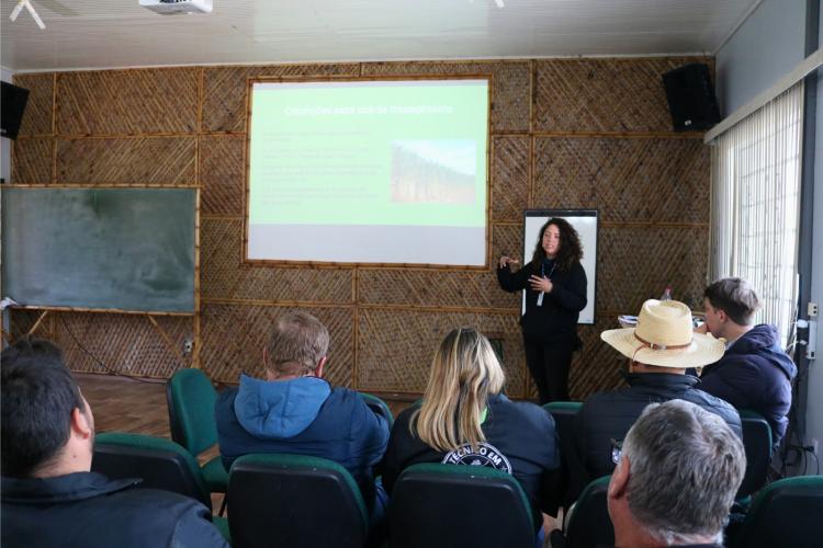 Certificação orgânica é tema de capacitação  para professores de colégios agrícolas