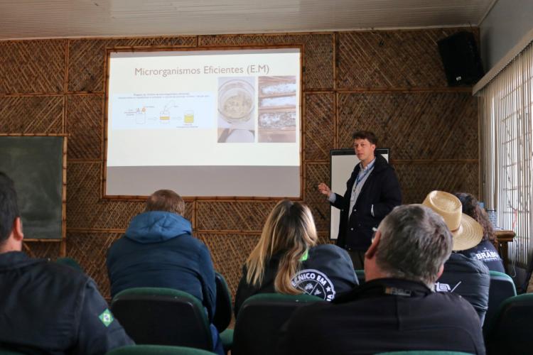 Certificação orgânica é tema de capacitação  para professores de colégios agrícolas