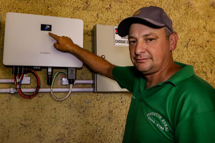 Transformação energética nos hidropônicos: energia solar reduz conta de produtor em 85%