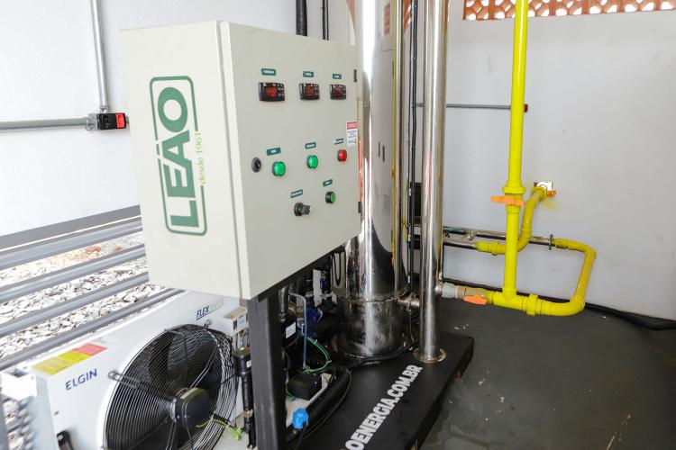 Vizinhos compartilham biodigestor para produzir energia limpa da suinocultura