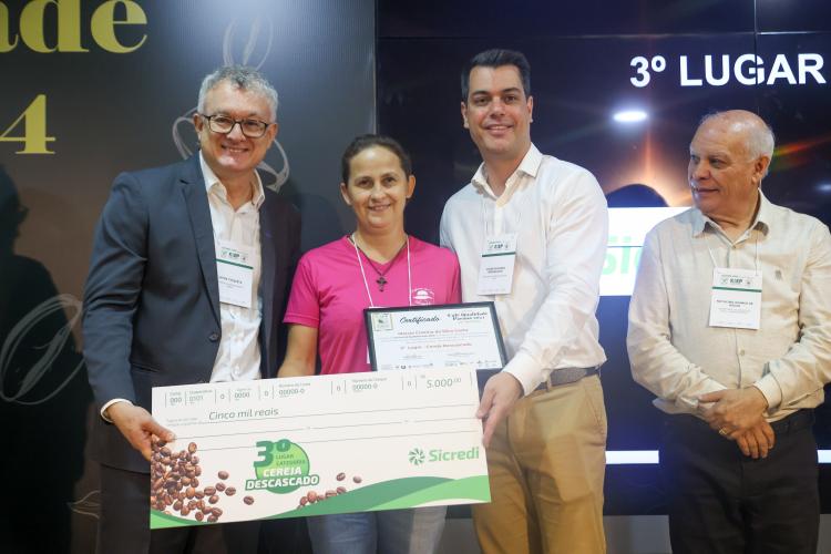 Produtores de Tomazina dominam premiação do Café Qualidade Paraná 2024