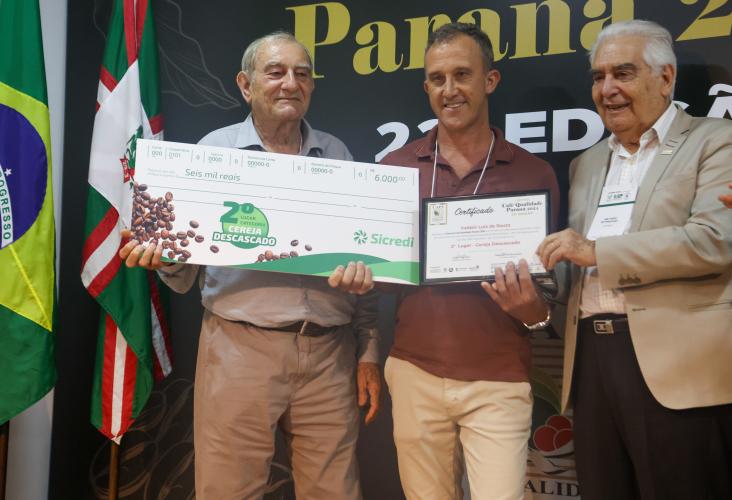 Produtores de Tomazina dominam premiação do Café Qualidade Paraná 2024