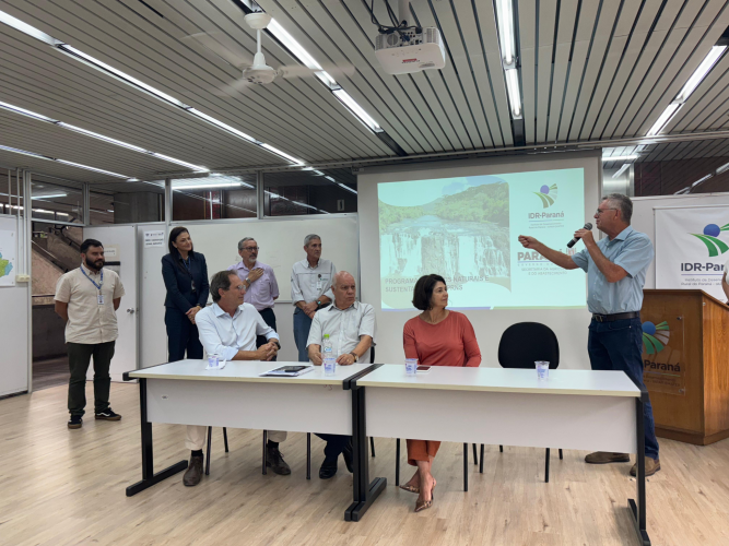 IDR-Paraná oficializa termo de cooperação com Sanepar para execução de programa de segurança hídrica e sustentabilidade no campo