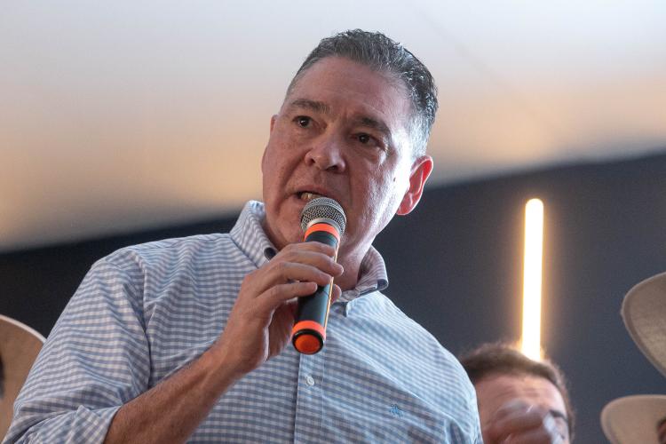 Governador assina protocolos para uso de biogás e biometano no transporte rodoviário