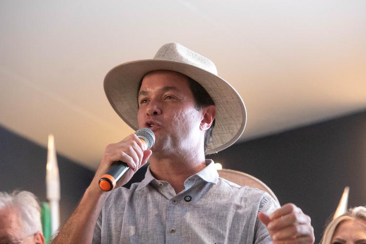 Governador assina protocolos para uso de biogás e biometano no transporte rodoviário