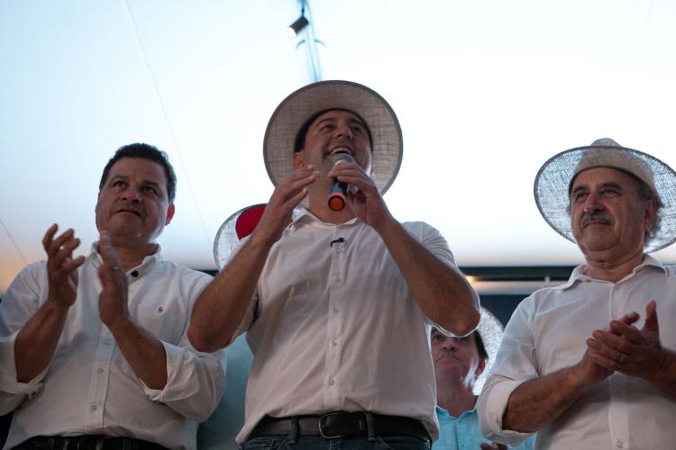 Governador assina protocolos para uso de biogás e biometano no transporte rodoviário