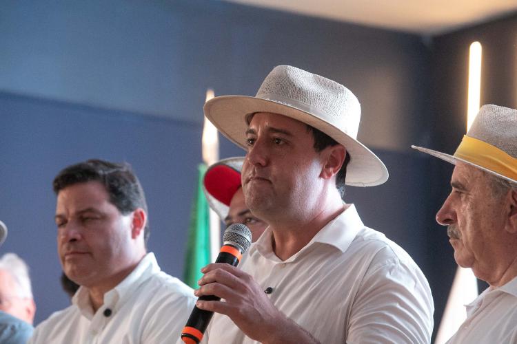 Governador assina protocolos para uso de biogás e biometano no transporte rodoviário