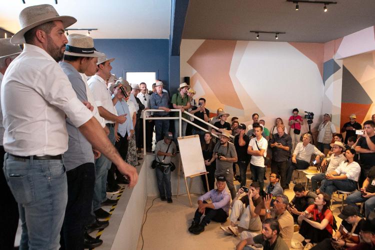 Governador assina protocolos para uso de biogás e biometano no transporte rodoviário