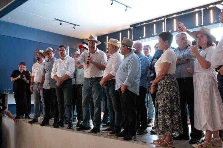 Governador assina protocolos para uso de biogás e biometano no transporte rodoviário