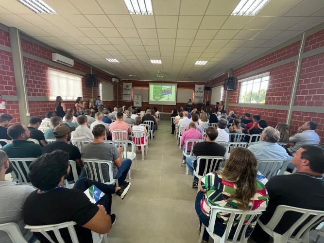 IDR-Paraná lança manual para os secretários municipais de agricultura.