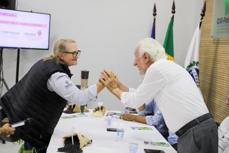 IDR-Paraná entrega nova cultivar de feijão ao setor produtivo