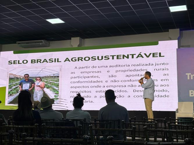 Estado auxilia produtores de soja e milho a investirem em ciência na ExpoLondrina