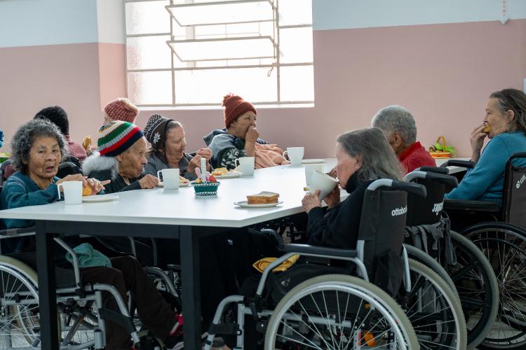 Estado compra R$ 130 milhões da agricultura familiar e distribui 19 mil toneladas de alimentos