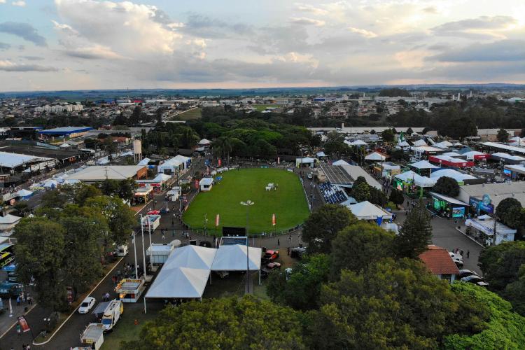 Governo do Paraná apresenta inovação e tecnologia aplicada ao agro na ExpoLondrina 2025