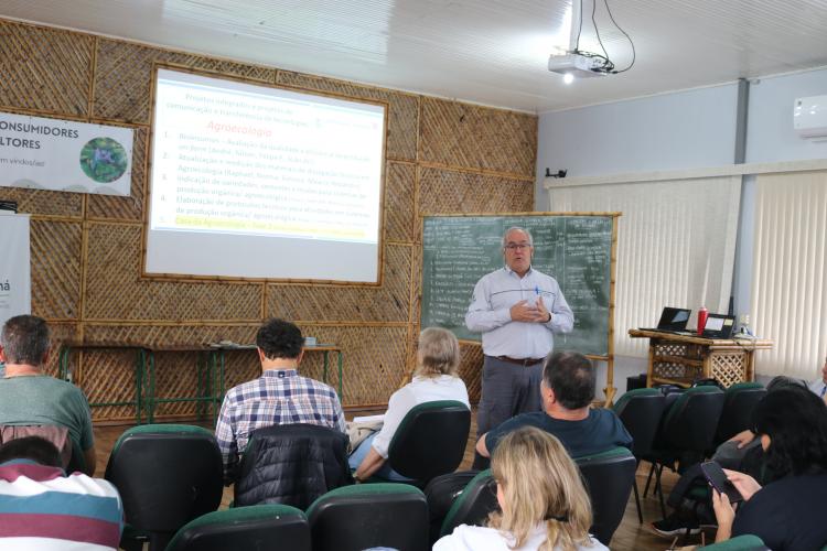 Programa de Agroecologia discute ações para integrar extensão, pesquisa e inovação