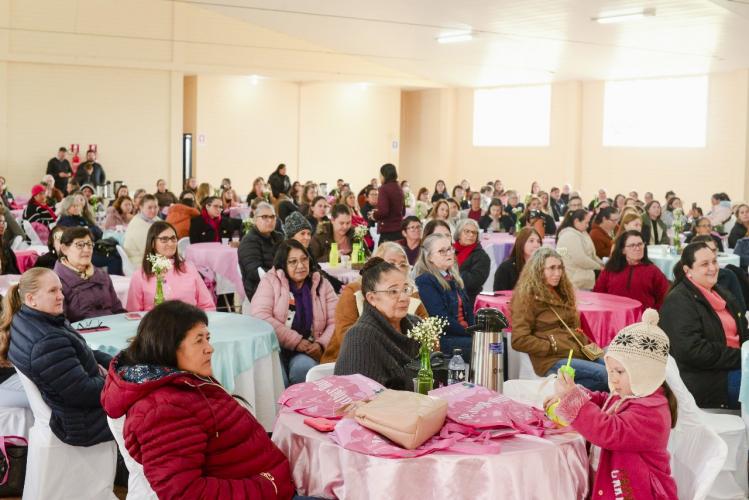 IDR-Paraná discute o protagonismo feminino no campo.
