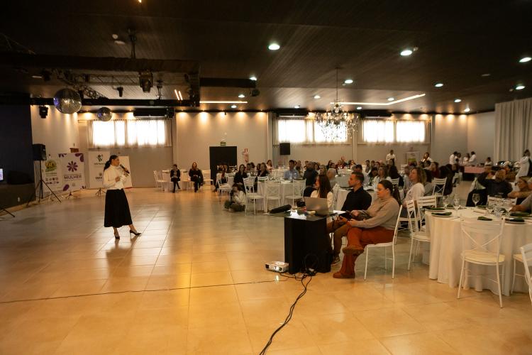 IDR-Paraná discute o protagonismo feminino no campo.