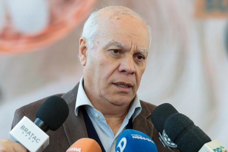 Produtoras de seda do Paraná são premiadas com viagem para a França