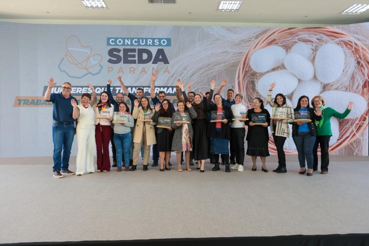 Produtoras de seda do Paraná são premiadas com viagem para a França