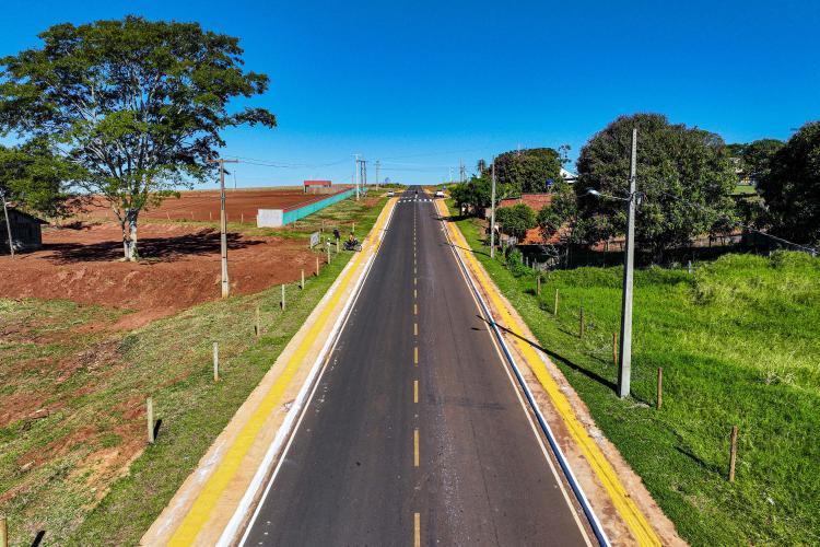 Estrada que liga distrito a Douradina ganha pavimentação em obra de R$ 8 milhões