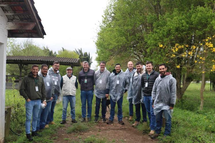 Estação de Pesquisa em Agroecologia recebe visita de Santa Catarina