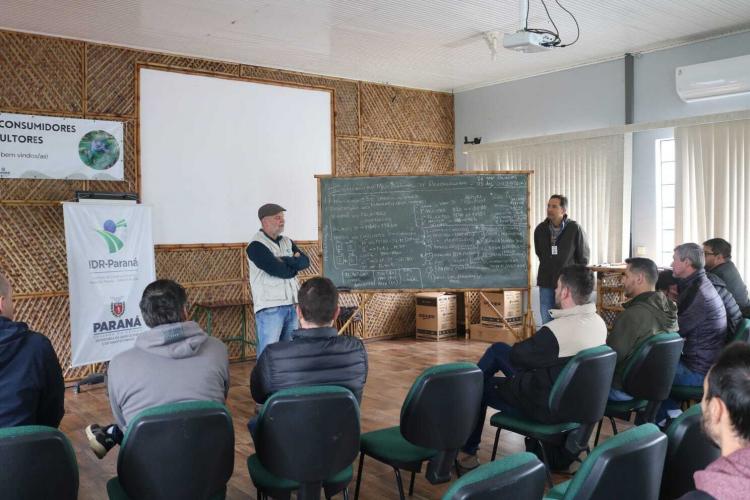 Estação de Pesquisa em Agroecologia recebe visita de Santa Catarina