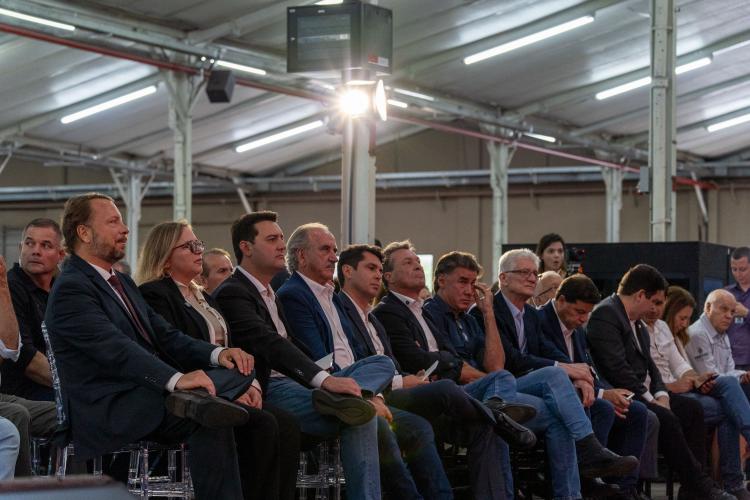 Governador destaca expansão contínua da produção de proteína animal na AveSui 2025