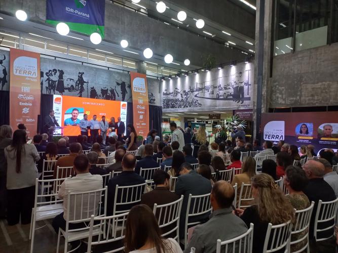 Histórias que inspiram: produtores rurais e extensionistas do IDR-Paraná recebem o Prêmio Orgulho da Terra 2025