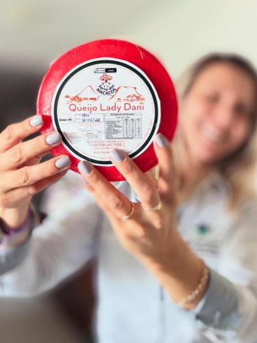 Pesquisa, dedicação e afeto: agroindústria cria queijo em homenagem a extensionista do IDR-Paraná