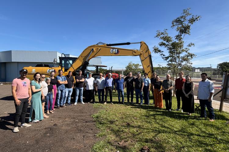 Seab contempla mais cinco municípios do Oeste do Paraná com máquinas da linha amarela