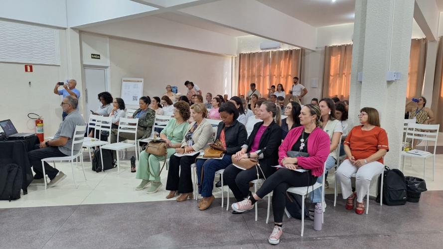 Encontro de extensionistas que atuam no projeto Sementes do Bem Viver