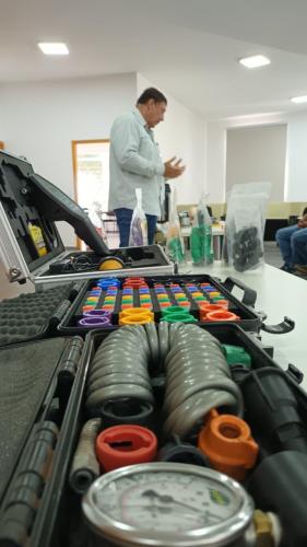 Tecnologia de aplicação de defensivos agrícolas instrui produtores rurais em Ubiratã